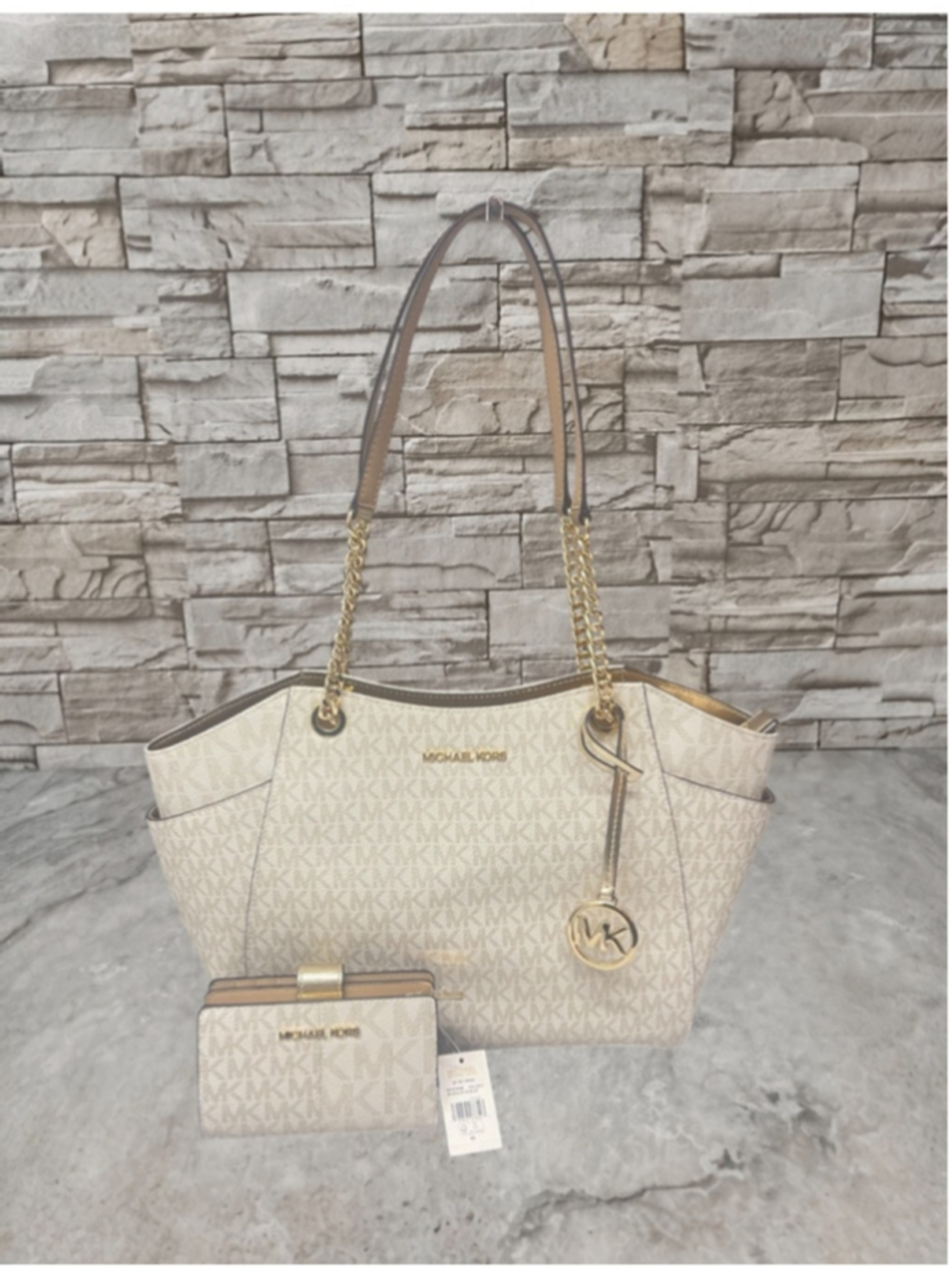 Michael Kors Chain Tote & Wallet Set MK Signature Logo Pale Gold/Cream - Picture 13 of 13